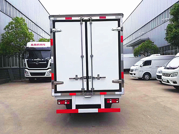 長(zhǎng)安國(guó)六冷藏車(chē)